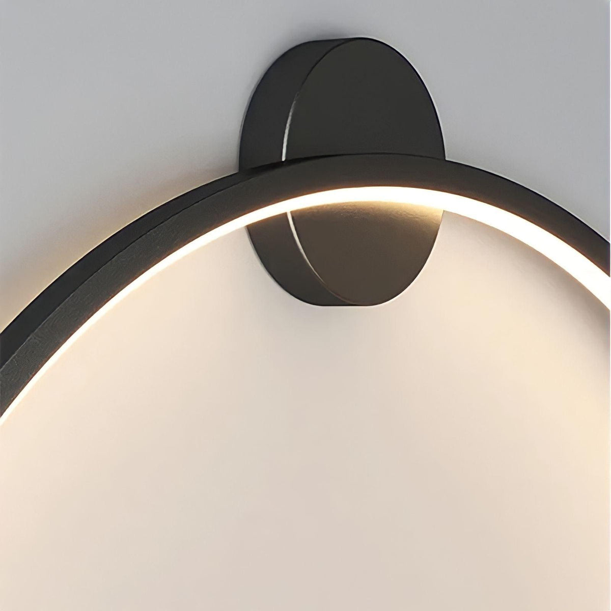 Applique murale anneau LED classique noire ou dorée, vue 4