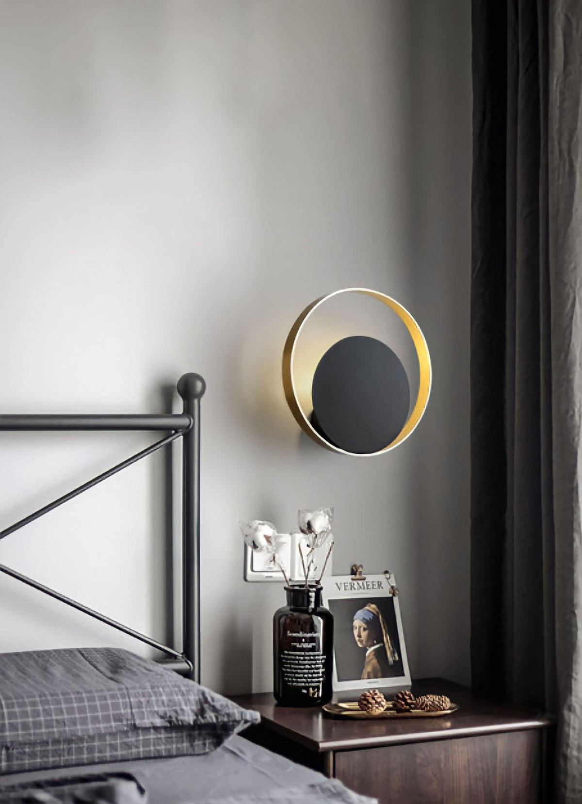 Applique murale anneau LED noir et bronze en fer et verre, vue 3