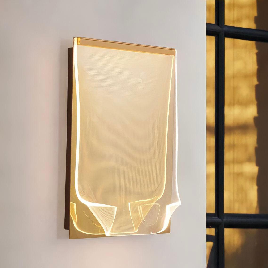 Applique murale design dorée futuriste, LED intégrée