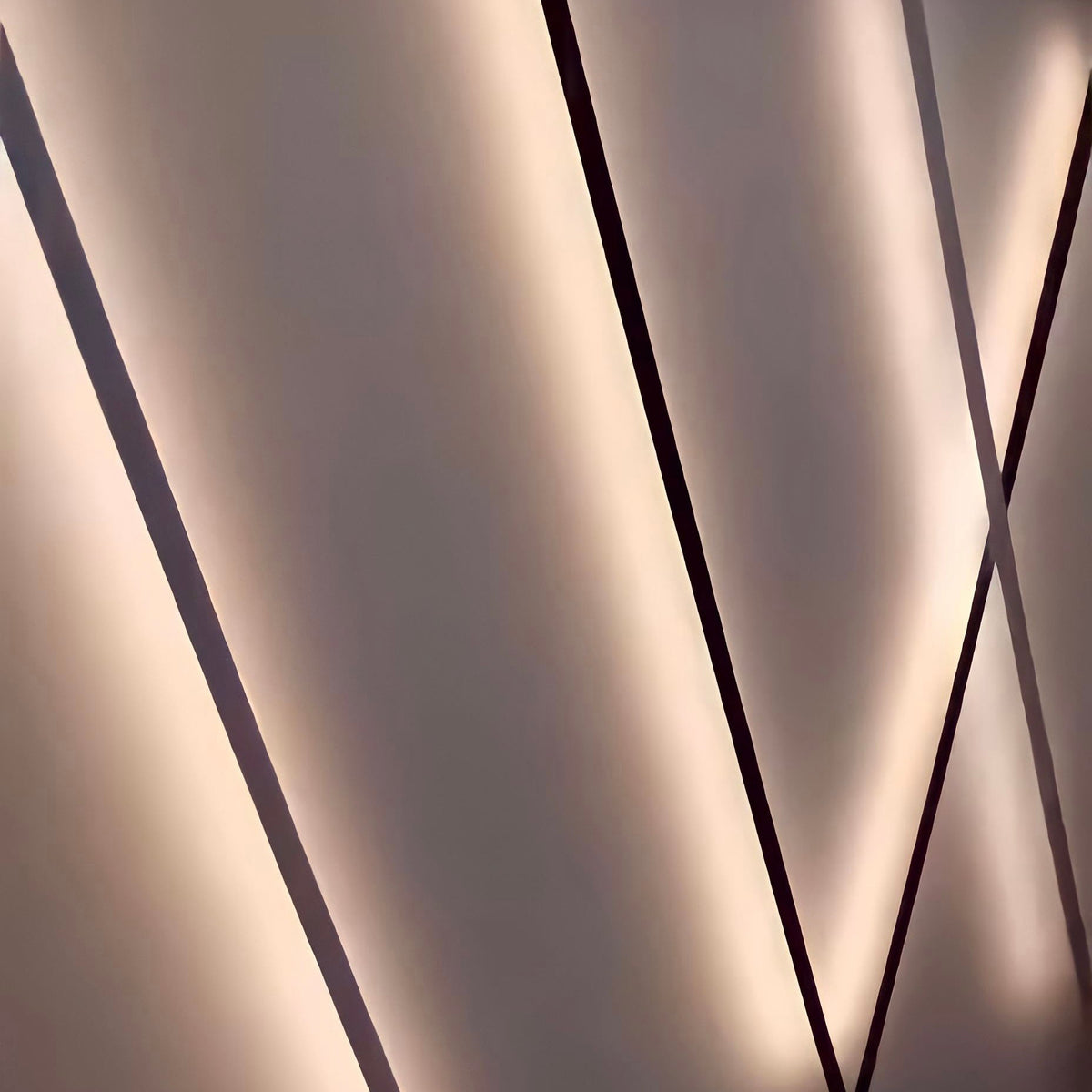 Applique murale ruban LED RGB sur rail enrouleur