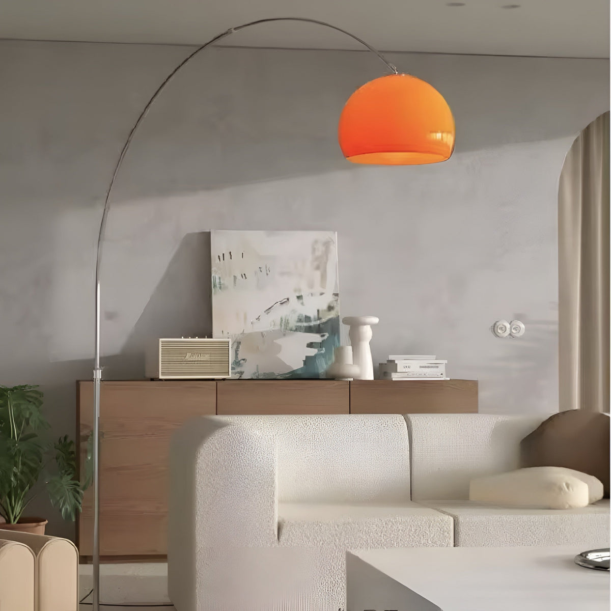 Lampadaire arc orange à pied en marbre blanc