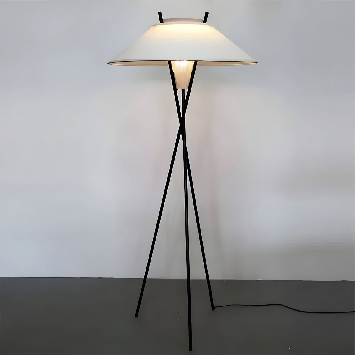 Lampadaire japonais à abat-jour en tissu blanc, pied noir, vue 3