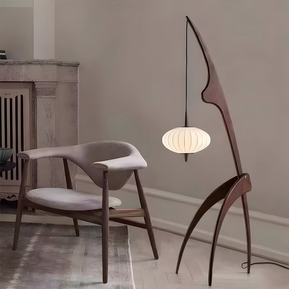 Lampadaire japonais en bois et abat-jour blanc