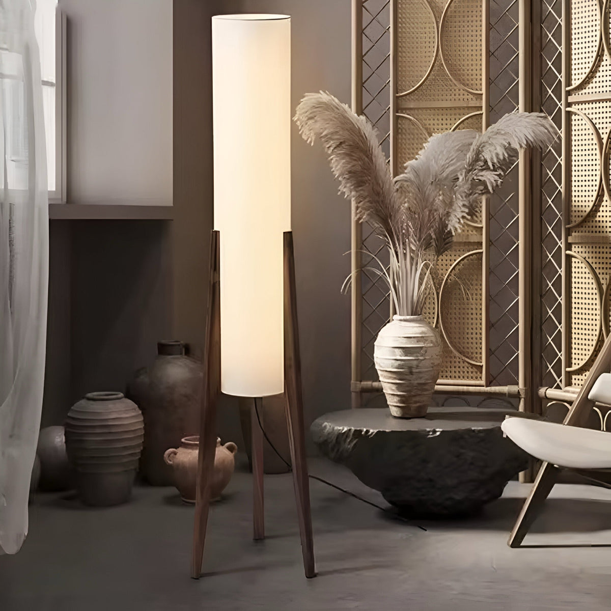 Lampadaire japonais trépied en bois massif, abat-jour tissu, vue 2