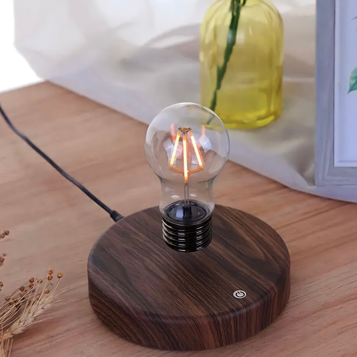 Lampe à poser ampoule lévitante, socle effet noyer, vue 4