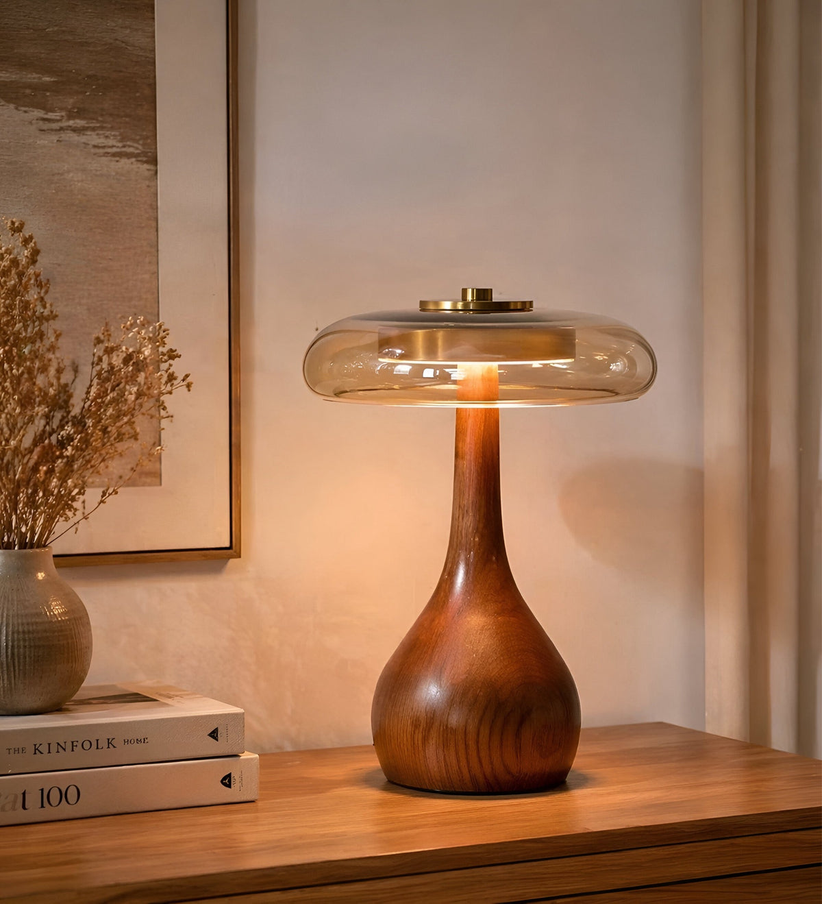 Lampe à poser en bois courbé et verre ambré, vue 3