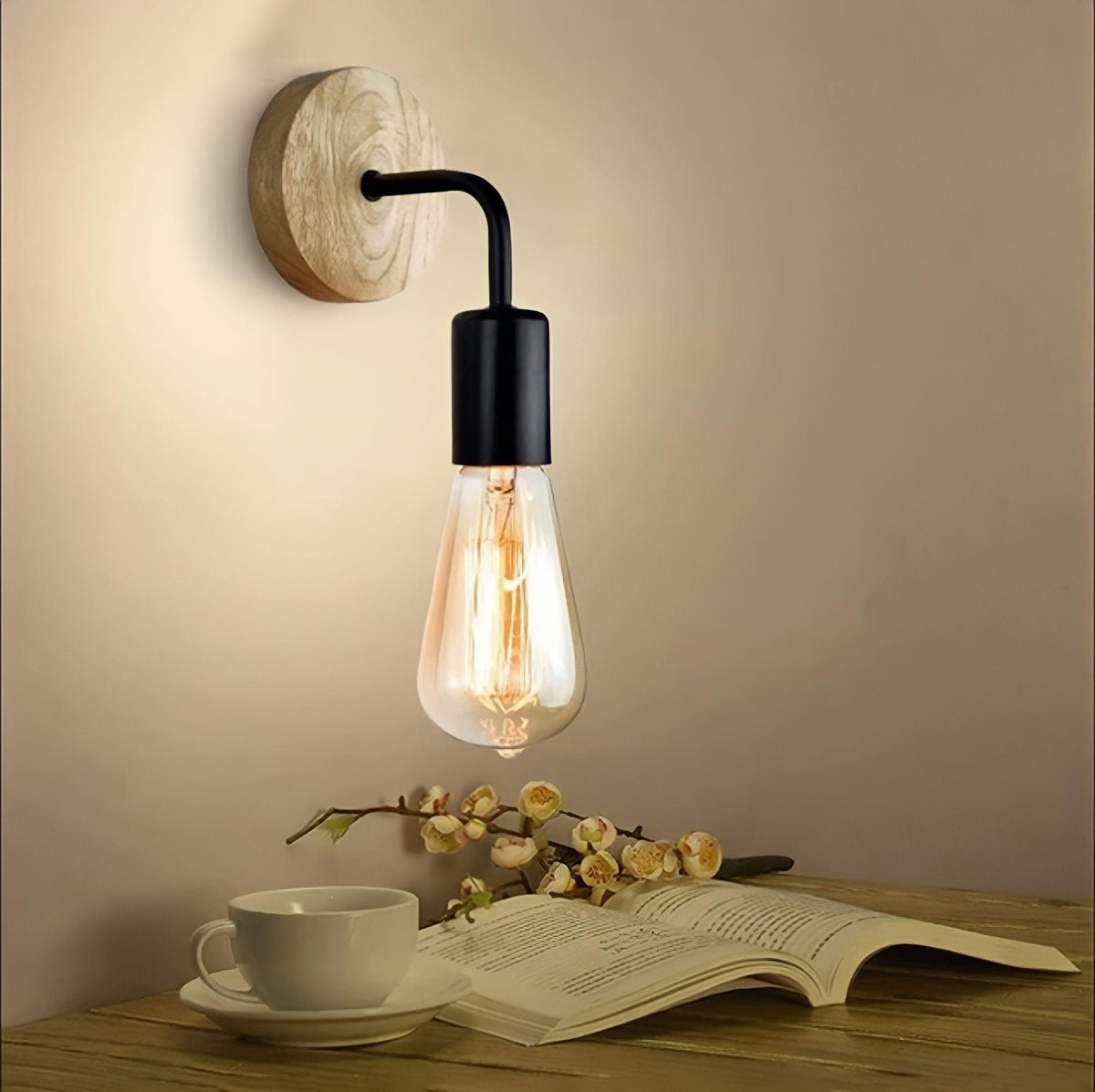 Lampe à poser en bois et fer vintage, aussi murale, vue 3