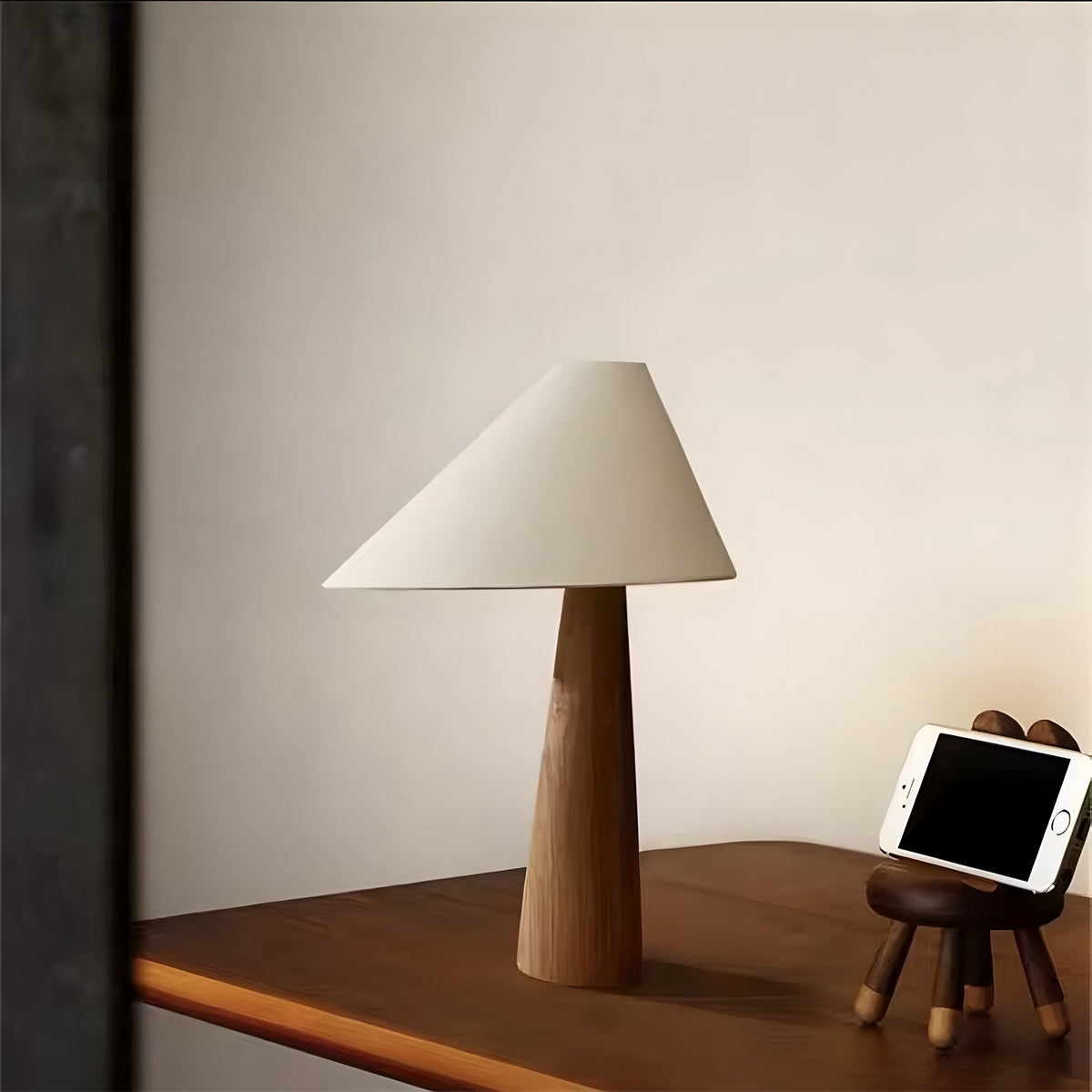 Lampe à poser wabi-sabi en chêne massif et tissu, vue 3