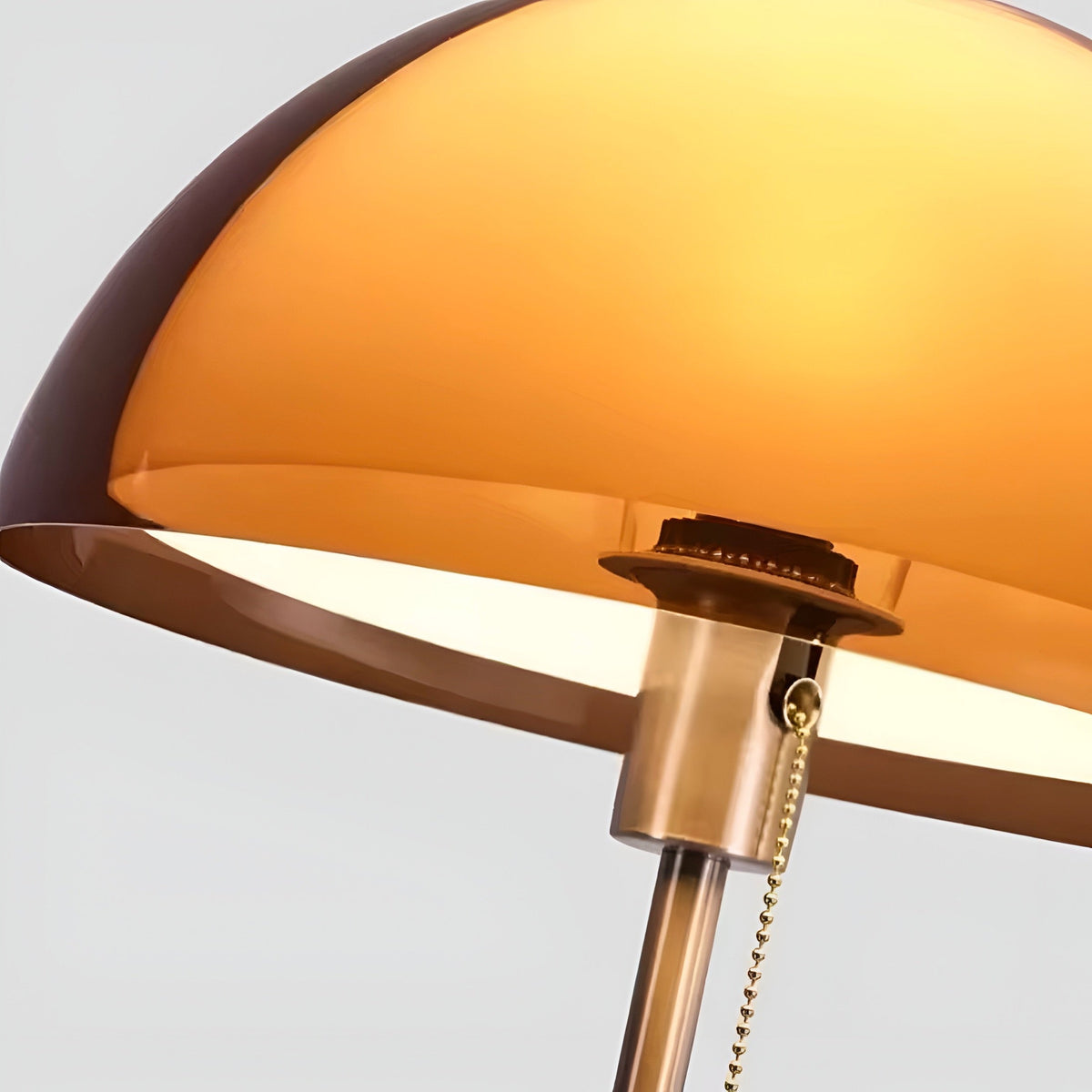 Lampe de chevet champignon en verre ambré, pied bois, vue 5