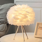 Lampe de chevet design à plumes, blanche, pêche ou noire, vue 3