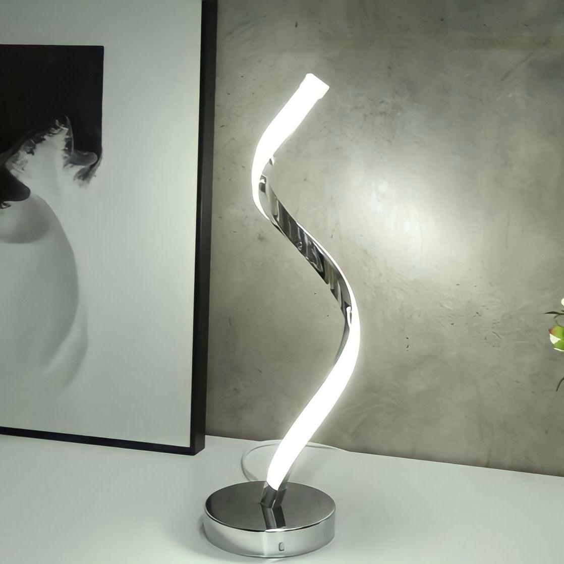 Lampe de chevet design en spirale d'aluminium, vue 3
