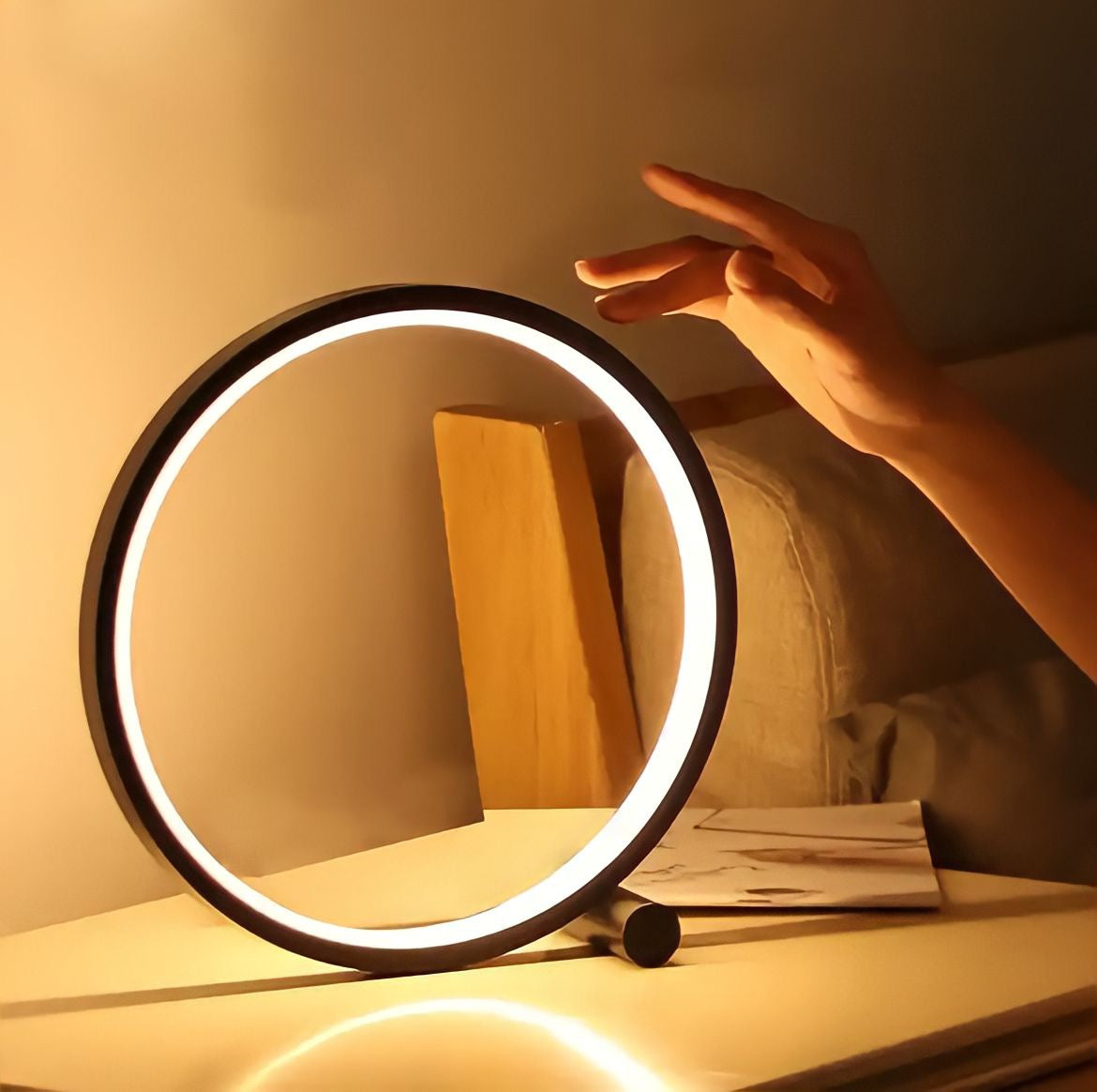 Lampe de chevet tactile à anneau LED en aluminium, vue 7