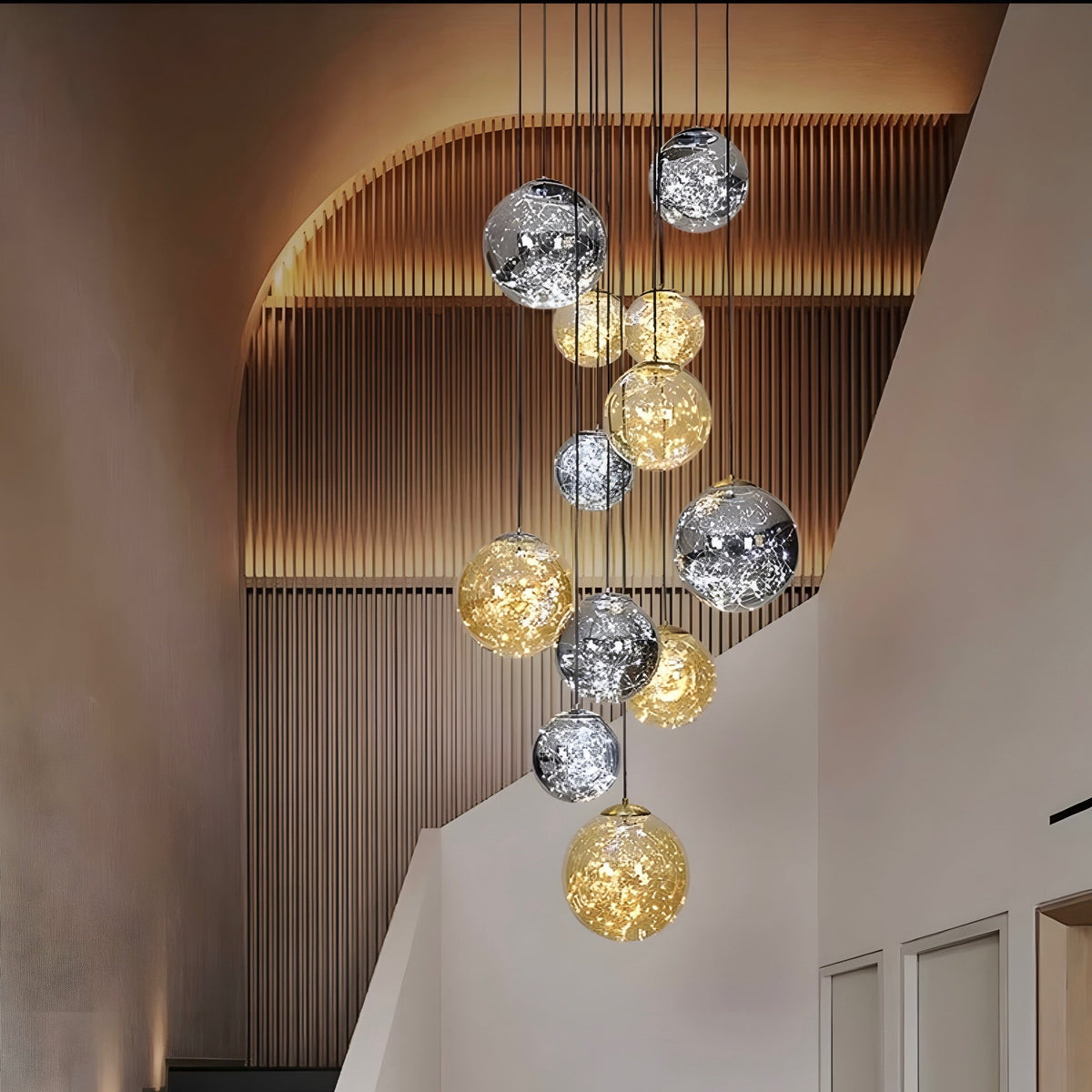 Lustre boule en verre gris fumé et ambre, vue 4