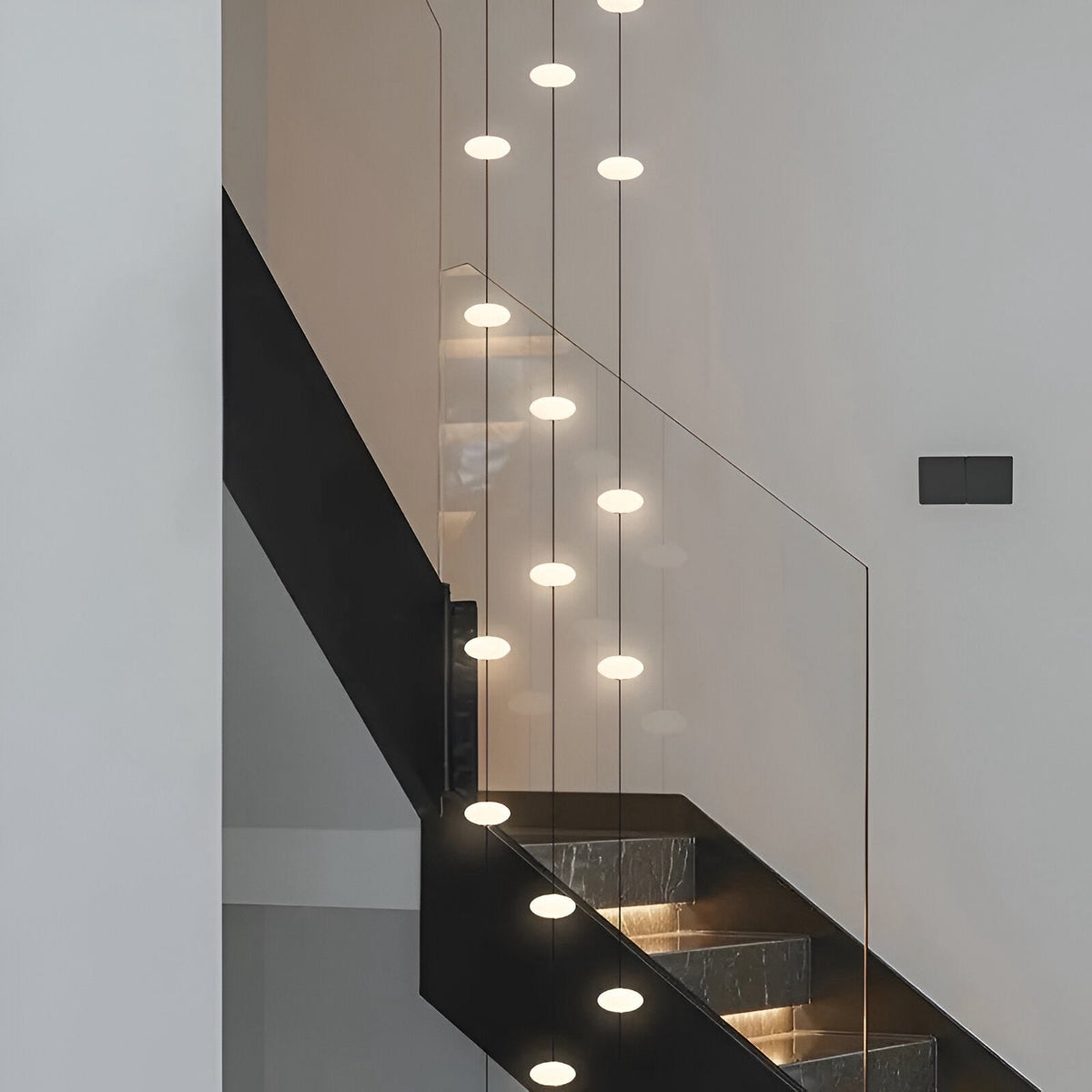 Lustre design en aluminium et acrylique de 6 à 30 lumières Lunizio