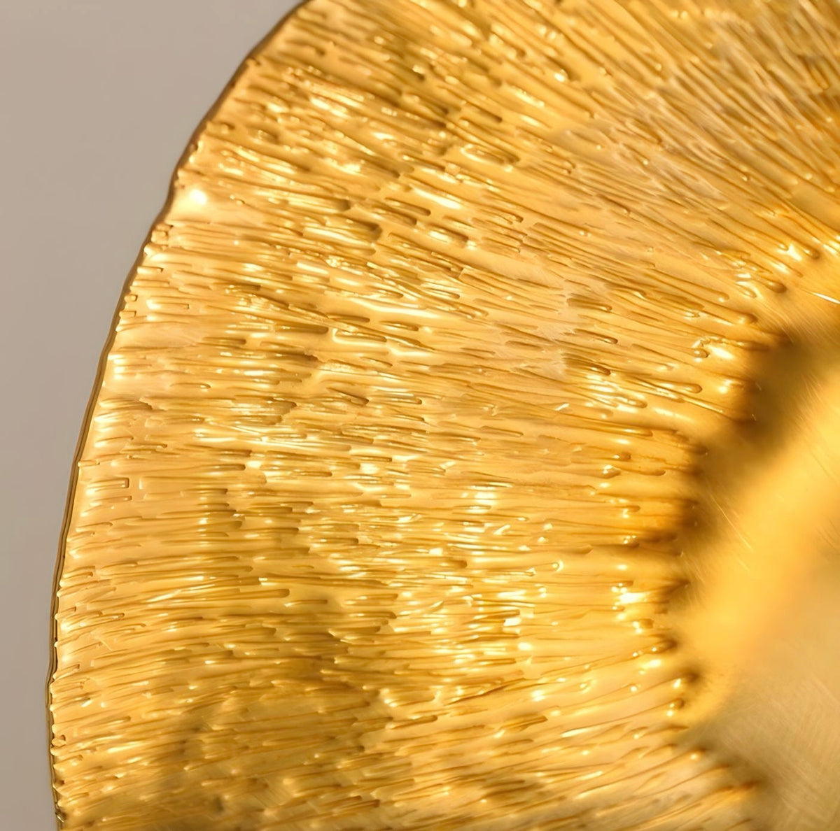 Lustre japandi en cuivre doré à feuilles de lotus, vue 4