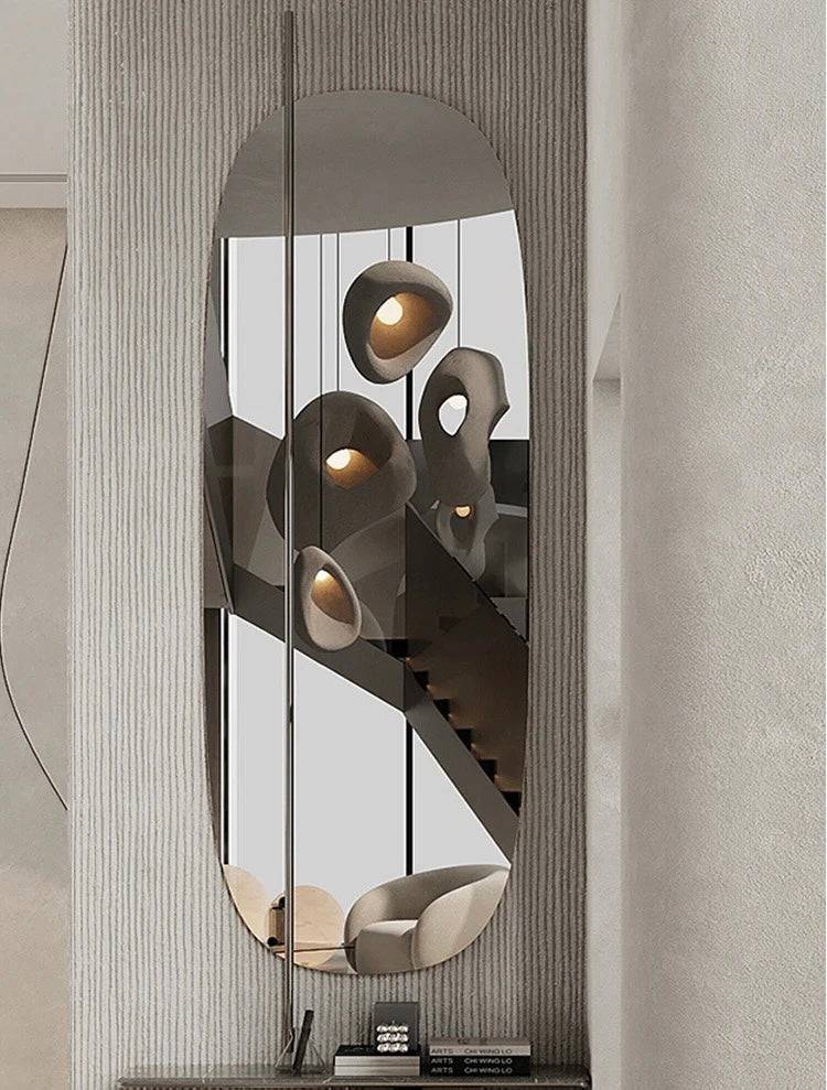 Lustre wabi-sabi gris en résine aux formes organiques, vue 4