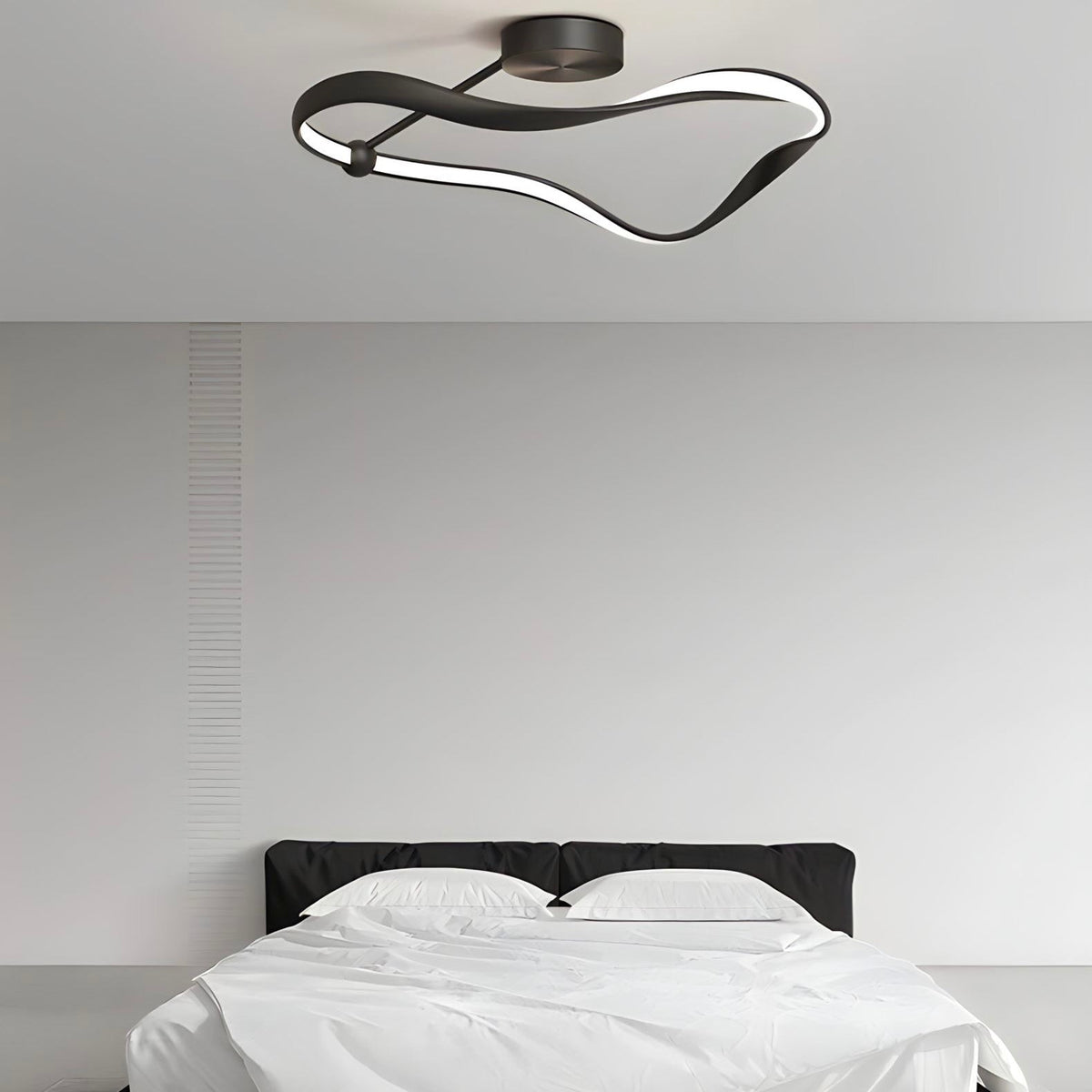 Plafonnier LED avec télécommande aux lignes courbes Synai