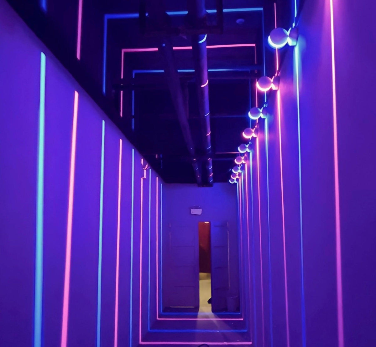 Projecteur LED mural à quatre faisceaux, intérieur ou extérieur, vue 5