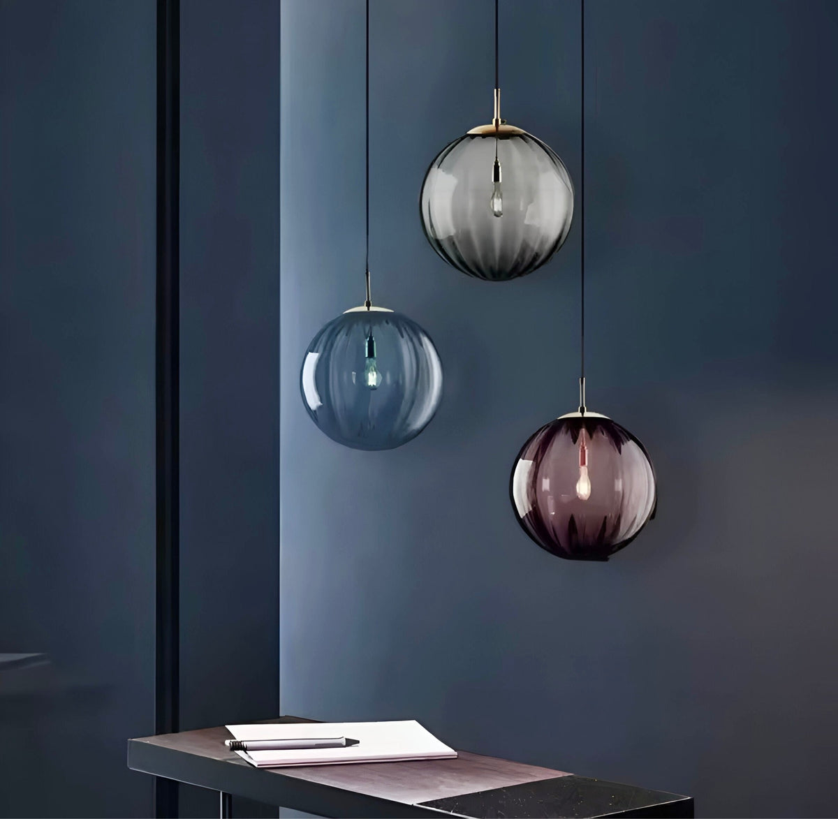 Suspension boule en verre multicolore à ampoules E27, vue 2