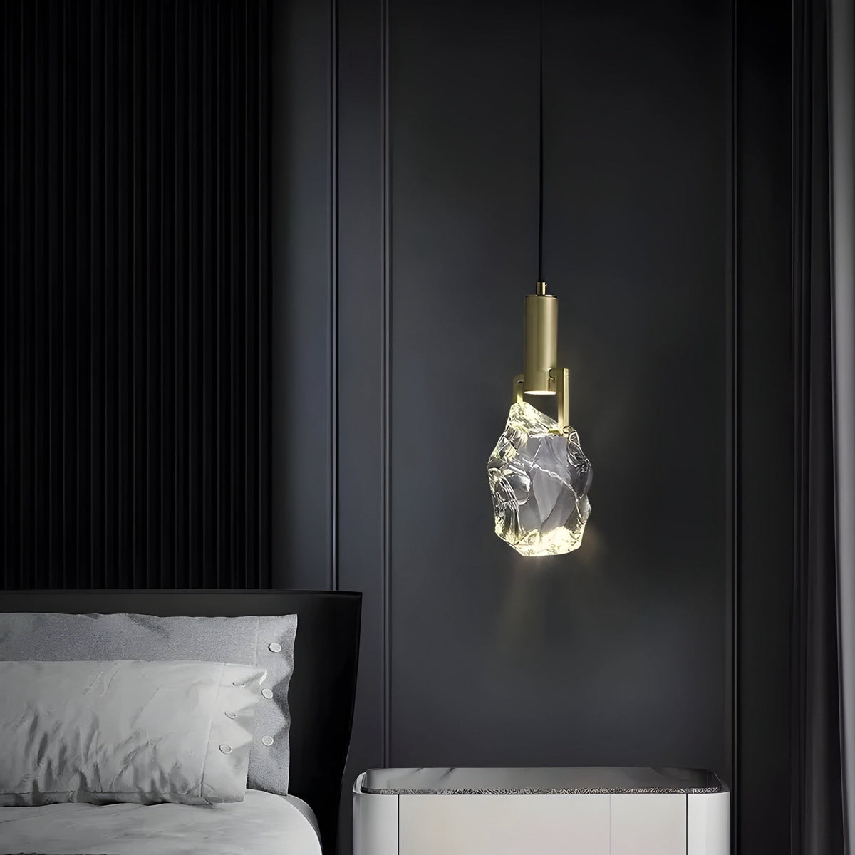 Suspension cristal brut K9 doré, pièce unique de 12 cm
